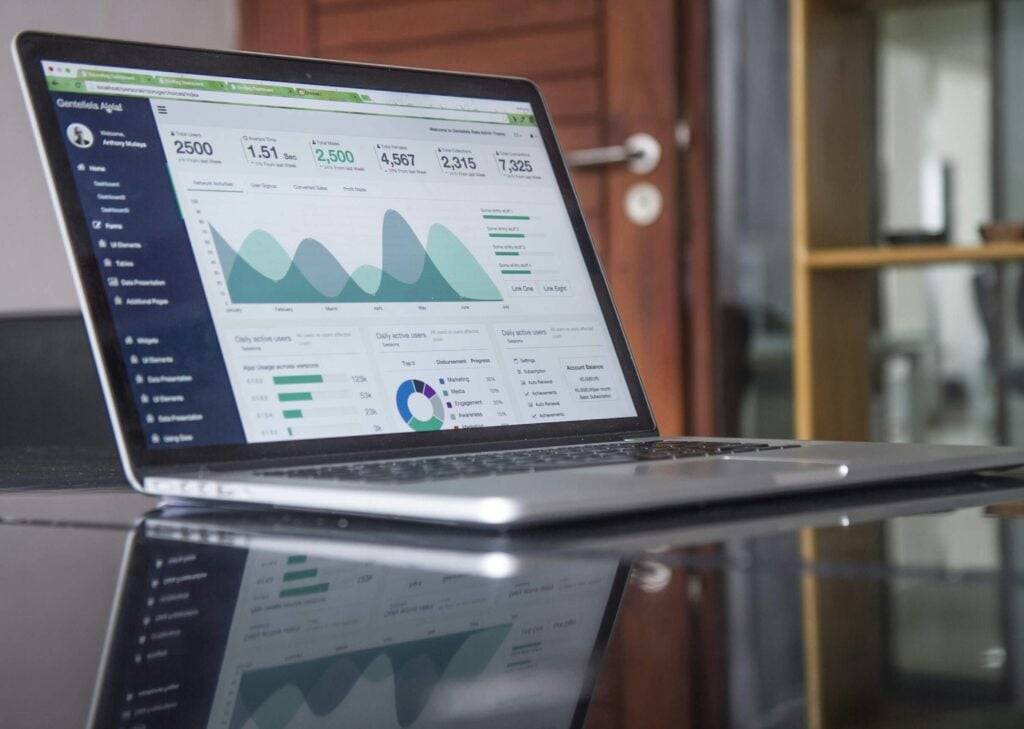 E-Money: Çevrimiçi Oyun Başarısı için Olması Gerekiyor